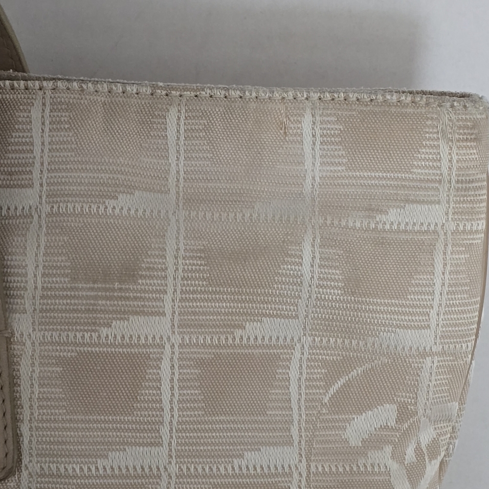 Authentic Chanel Travel Line Beige Jaquard CC Logo Large Totebag - Picture 4 of 16